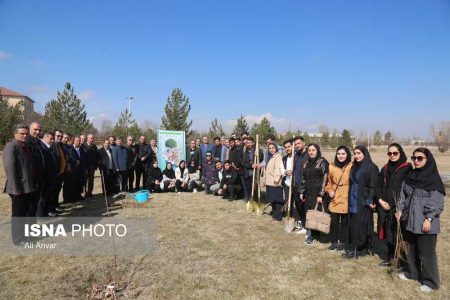 آغاز کاشت 1000 اصله نهال در دانشگاه محقق اردبیلی