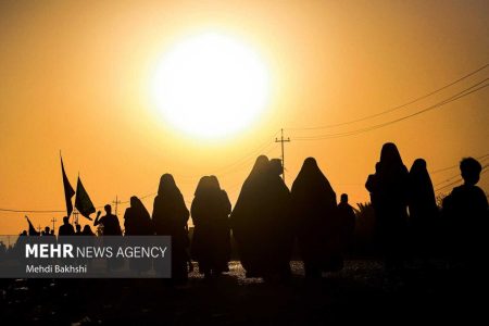 نخستین نشست «به وقت اربعین» با حضور عکاسان اربعینی قم برگزار شد - خبرگزاری هیاهو | اخبار ایران و جهان