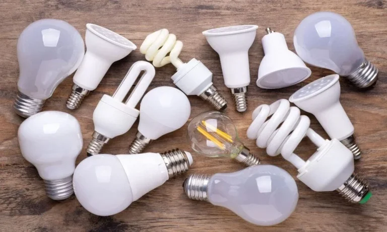 راهنمای انتخاب سرپیچ مناسب برای لامپ‌های LED و کم‌مصرف