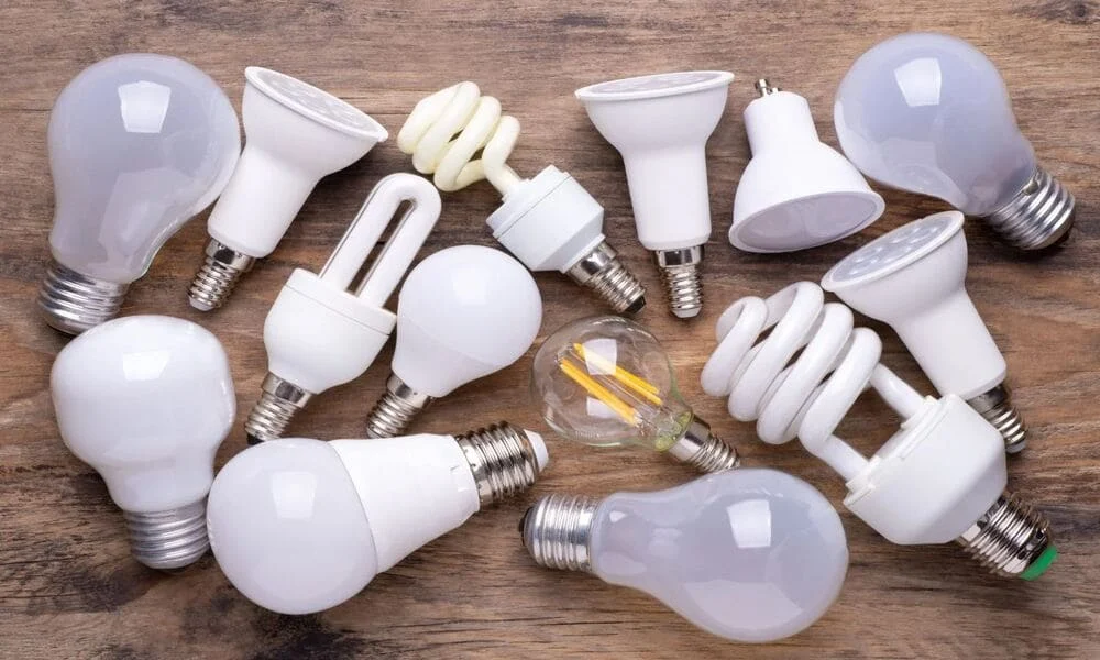 راهنمای انتخاب سرپیچ مناسب برای لامپ‌های LED و کم‌مصرف