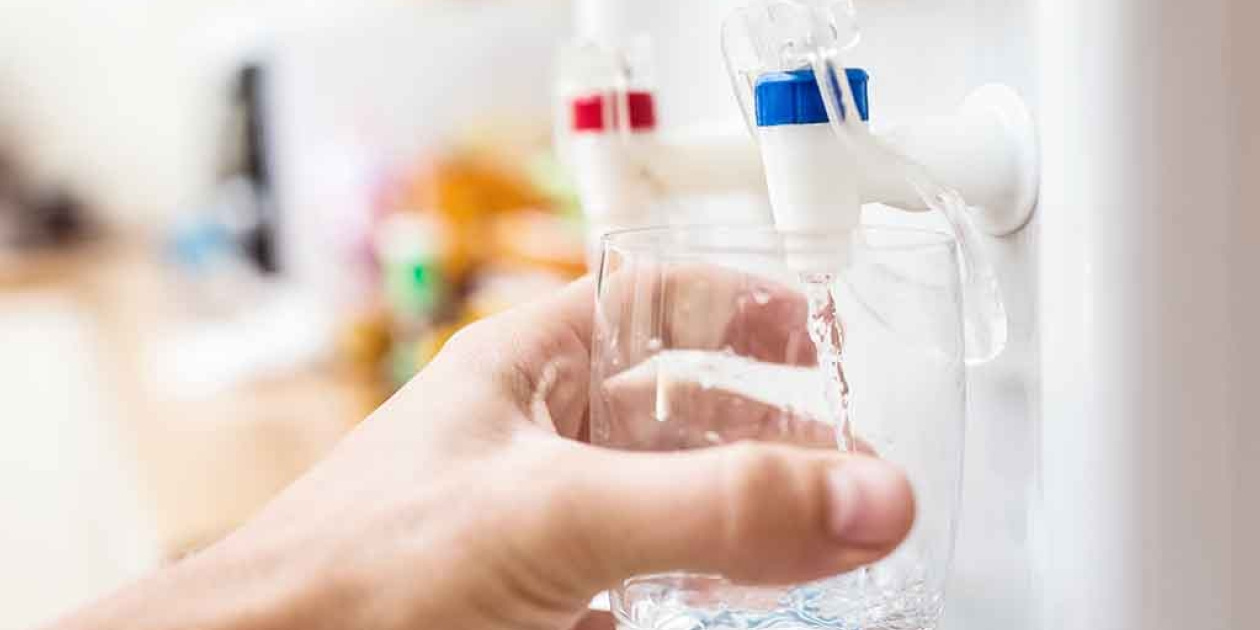 چرا از آبسردکن آب نمیاد؟ دلایل و راهکارها
