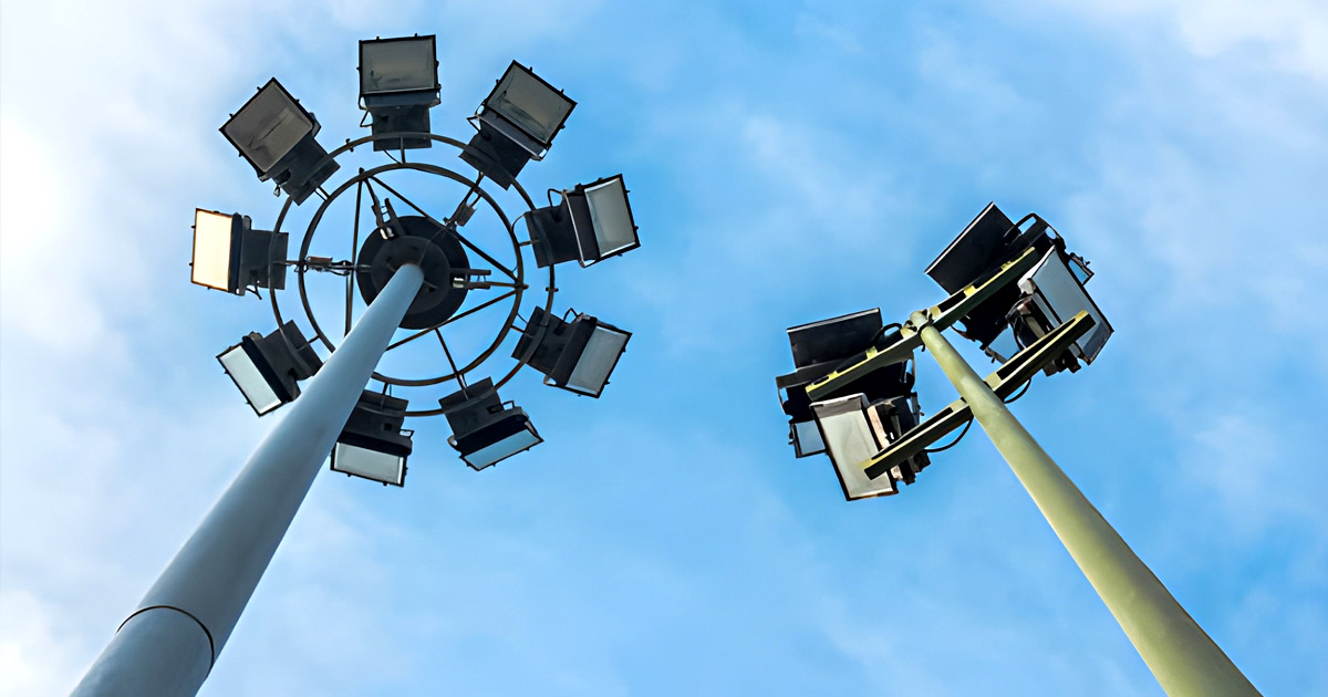 انواع برج‌های نوری ضد زنگ و ملاحظات ویژه برای مناطق مرطوب